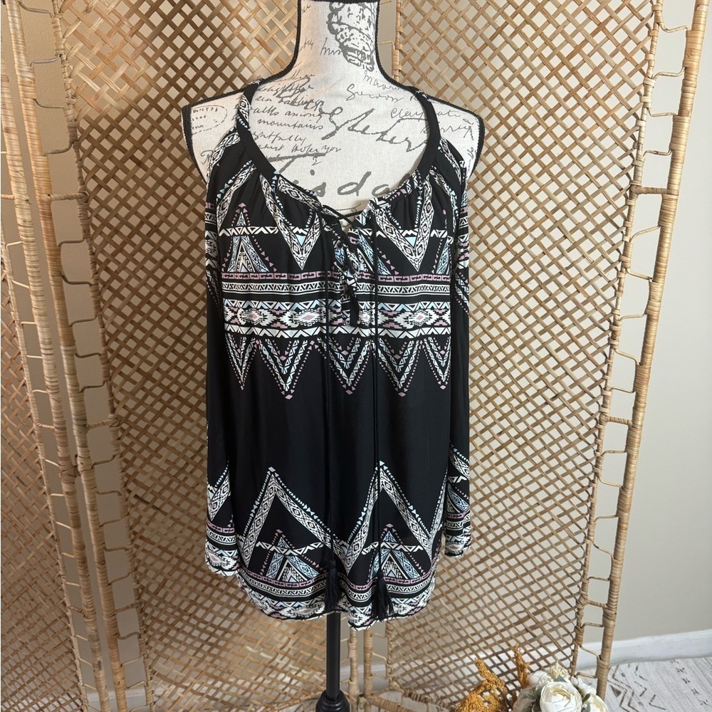 Open shoulder Black Top